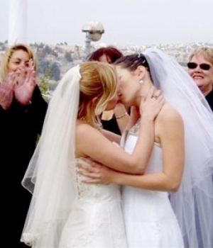 Lesbian Wedding Kissing Hot Moments